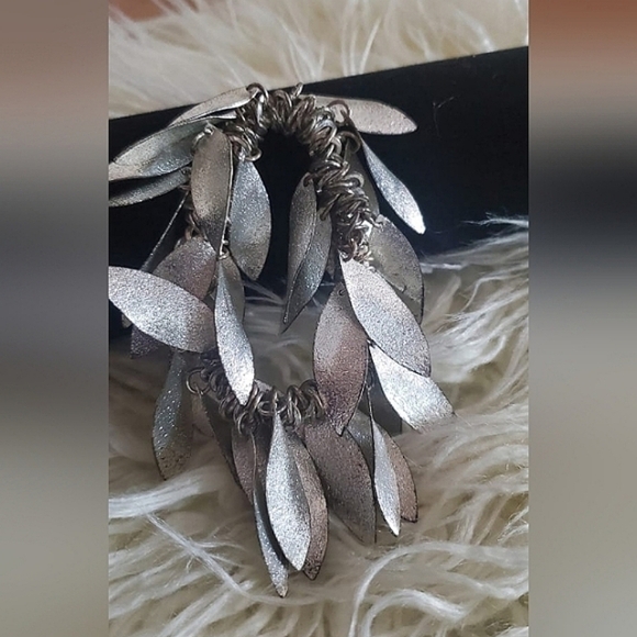 Women Stylish Creative Bracelet Charm Leaf Tassels. 🌴 - Picture 1 of 6